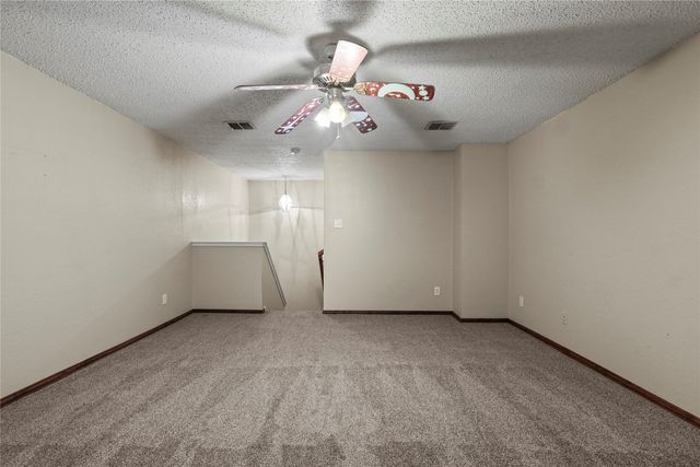 7201 Chambers Creek Lane, Arlington, TX 76002