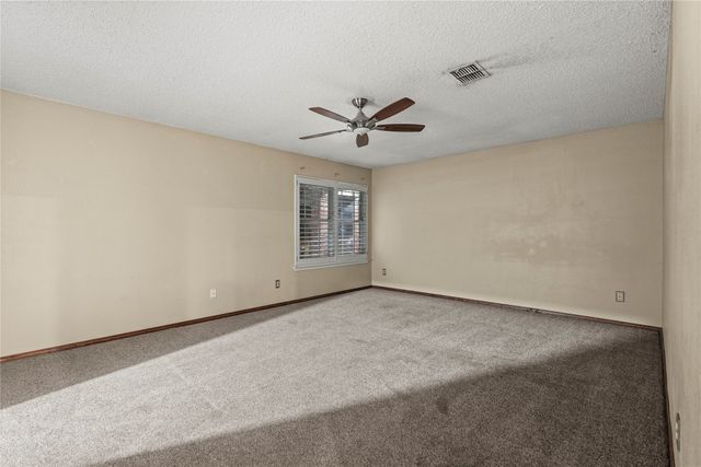 7201 Chambers Creek Lane, Arlington, TX 76002