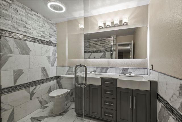 7201 Chambers Creek Lane, Arlington, TX 76002