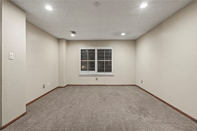 7201 Chambers Creek Lane, Arlington, TX 76002