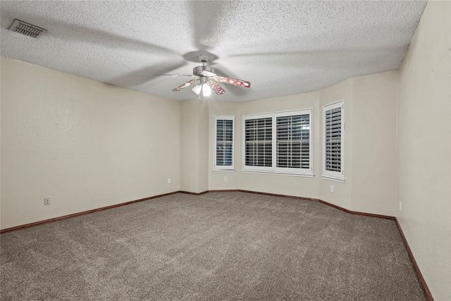 7201 Chambers Creek Lane, Arlington, TX 76002