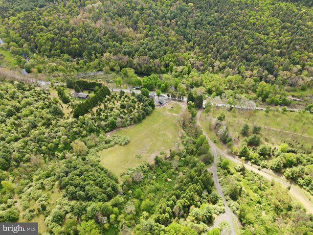 4880 LITTLE GAP RD, Kunkletown, PA 18058