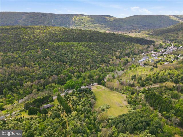 4880 LITTLE GAP RD, Kunkletown, PA 18058
