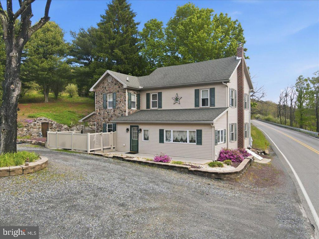 4880 LITTLE GAP RD, Kunkletown, PA 18058
