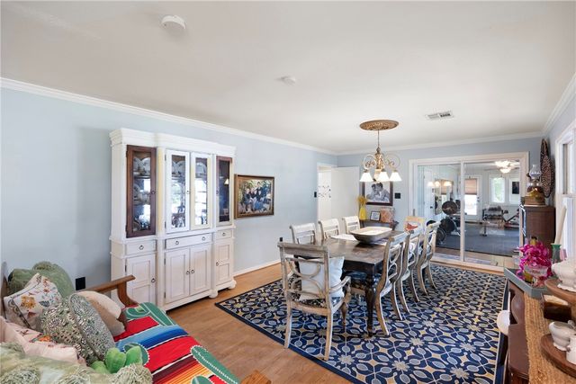 214 N Shore Drive, Russellville, AR 72802