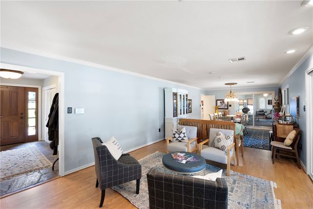 214 N Shore Drive, Russellville, AR 72802