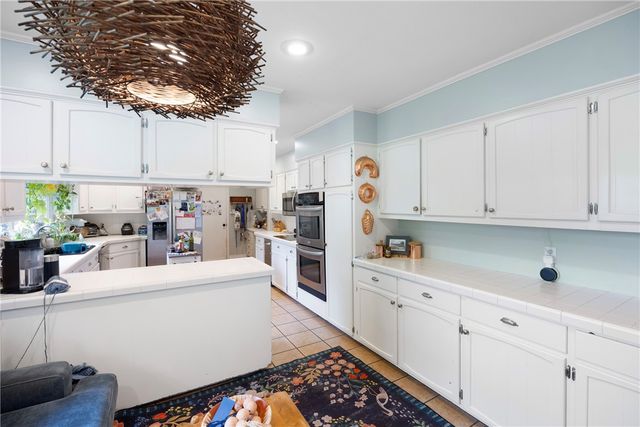 214 N Shore Drive, Russellville, AR 72802