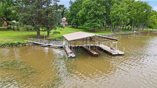 214 N Shore Drive, Russellville, AR 72802