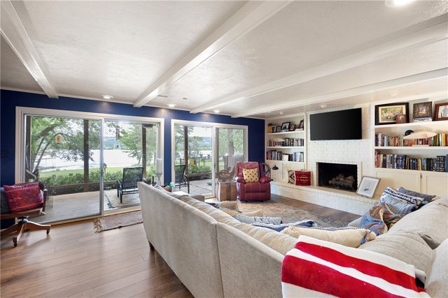 214 N Shore Drive, Russellville, AR 72802