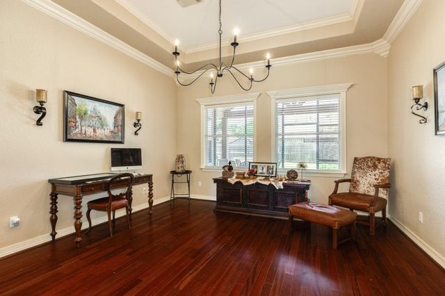 101 Mallard Dr, Clute, TX 77531