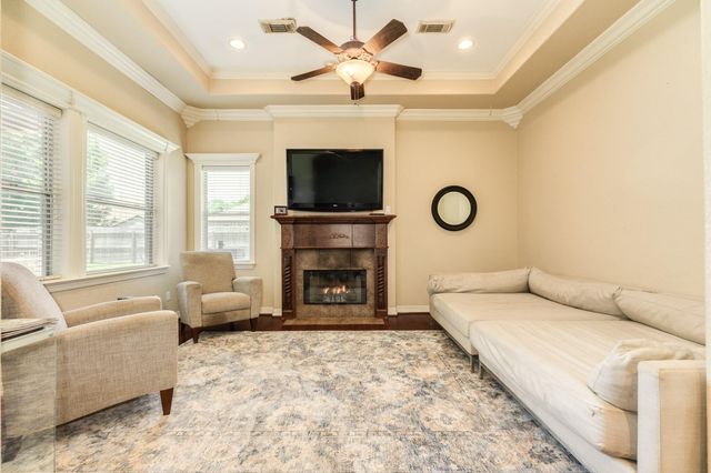 101 Mallard Dr, Clute, TX 77531