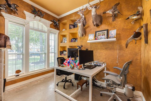 101 Mallard Dr, Clute, TX 77531