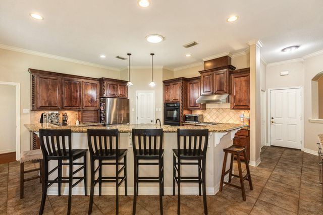 101 Mallard Dr, Clute, TX 77531