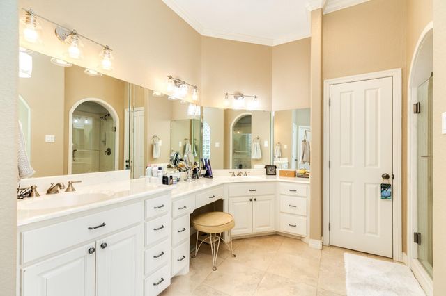 101 Mallard Dr, Clute, TX 77531