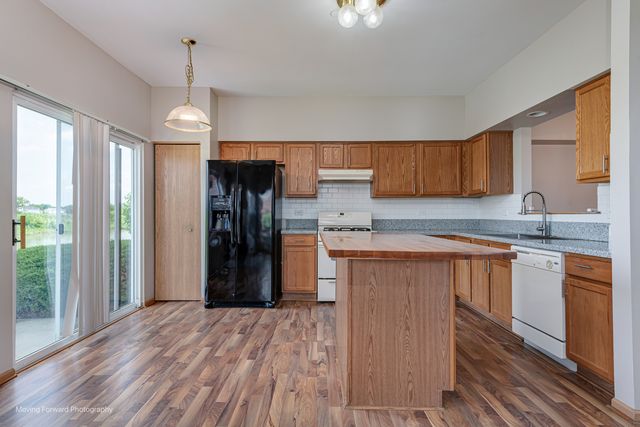 6324 Pond View Drive, Matteson, IL 60443