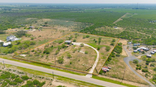 797 S Ranch Rd 187, Sabinal, TX 78881