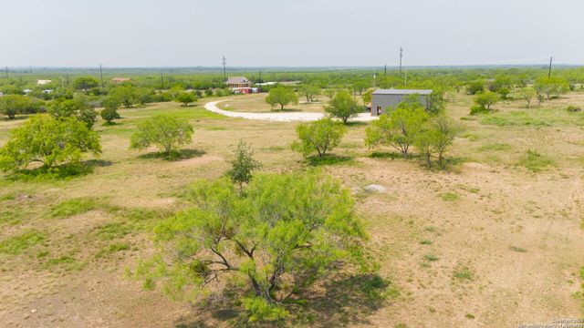 797 S Ranch Rd 187, Sabinal, TX 78881