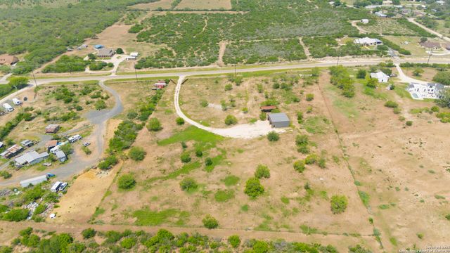 797 S Ranch Rd 187, Sabinal, TX 78881