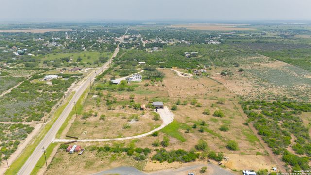 797 S Ranch Rd 187, Sabinal, TX 78881