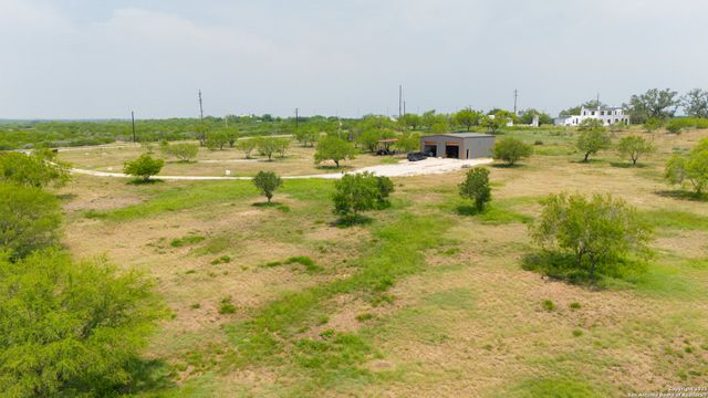 797 S Ranch Rd 187, Sabinal, TX 78881