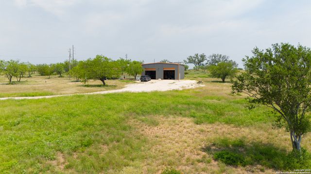 797 S Ranch Rd 187, Sabinal, TX 78881