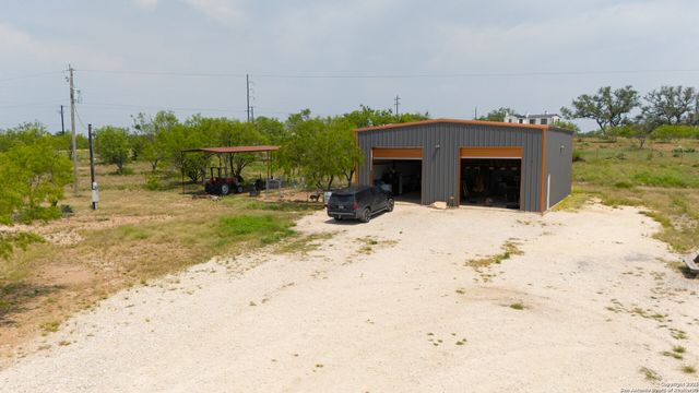 797 S Ranch Rd 187, Sabinal, TX 78881
