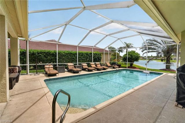 1954 Terrazzo LN, Naples, FL 34104