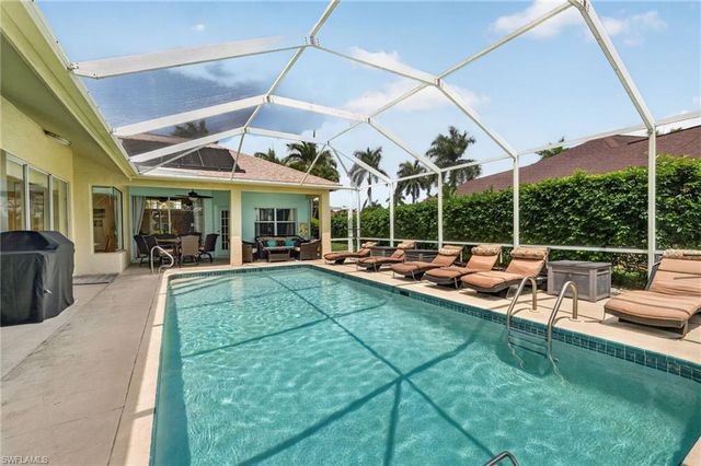1954 Terrazzo LN, Naples, FL 34104