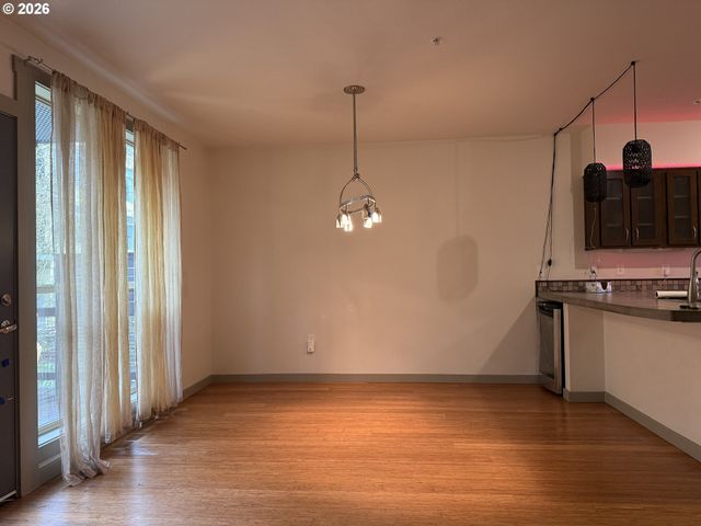 3114 Sw DOLPH Ct, Portland, OR 97219