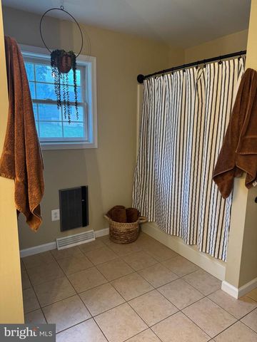44 VERNON DRIVE, Chambersburg, PA 17202