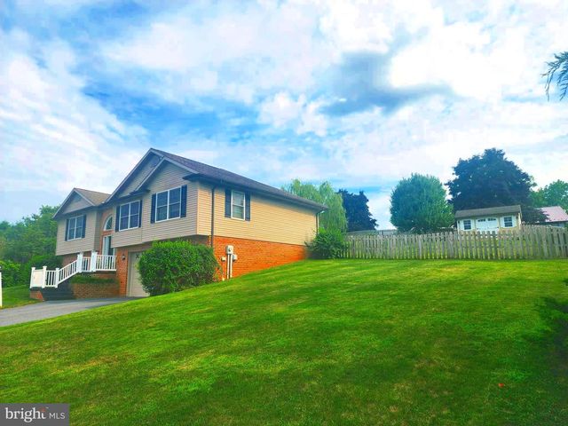44 VERNON DRIVE, Chambersburg, PA 17202