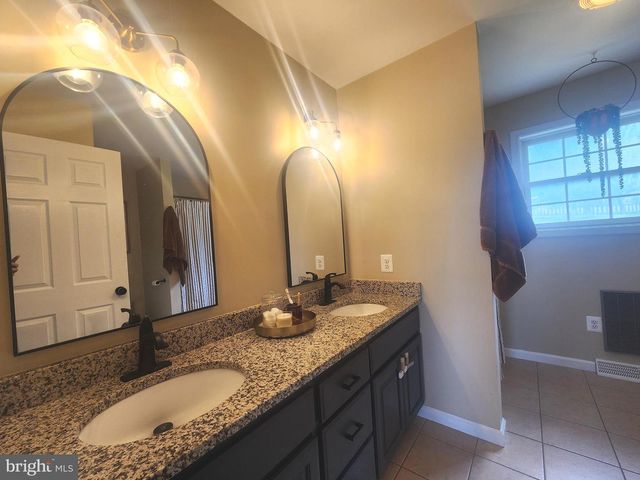 44 VERNON DRIVE, Chambersburg, PA 17202