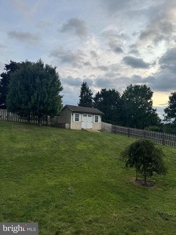 44 VERNON DRIVE, Chambersburg, PA 17202