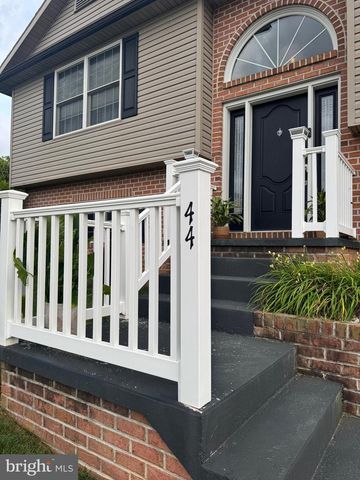 44 VERNON DRIVE, Chambersburg, PA 17202