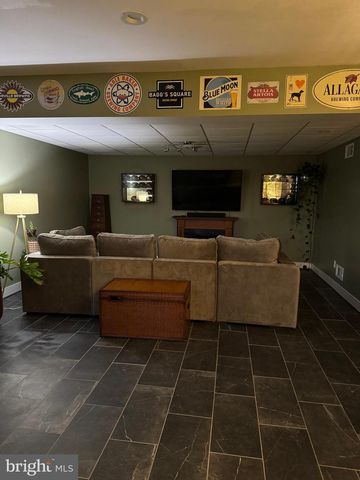 44 VERNON DRIVE, Chambersburg, PA 17202