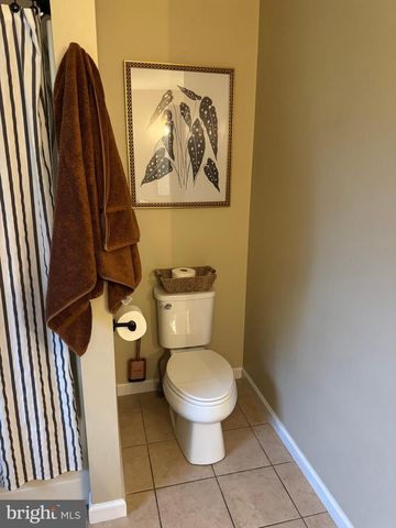 44 VERNON DRIVE, Chambersburg, PA 17202