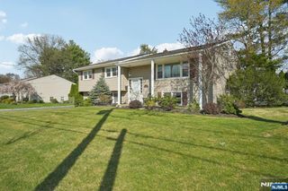 676 Rutgers Place, Paramus, NJ 07652