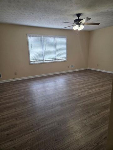 2120 Fieldstone View SE, Conyers, GA 30013