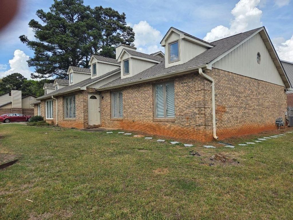 2120 Fieldstone View SE, Conyers, GA 30013