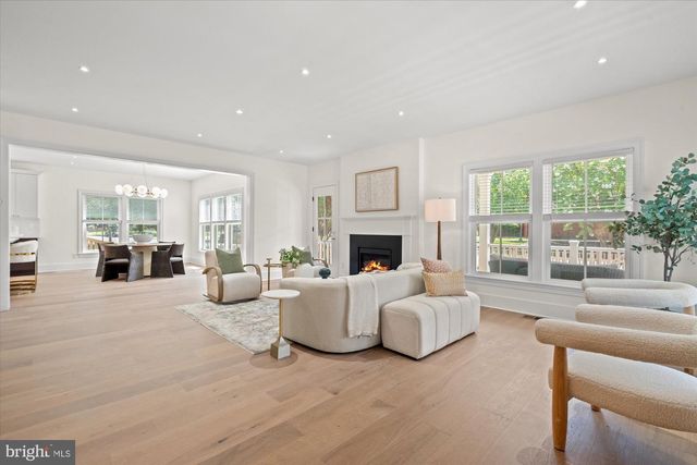 28 W CHAPMAN ST, Alexandria, VA 22301
