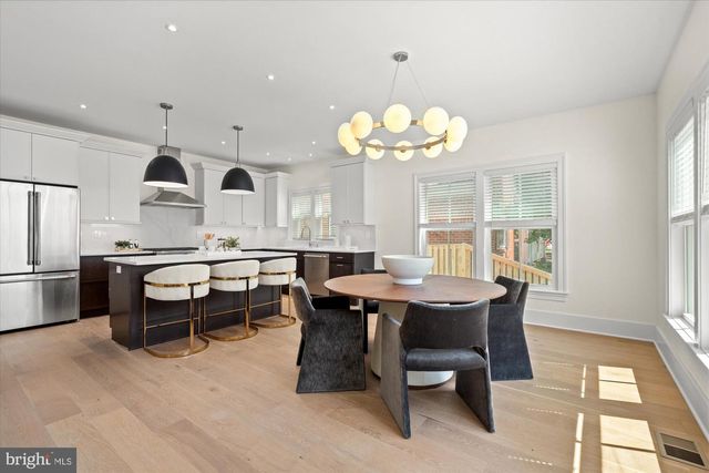 28 W CHAPMAN ST, Alexandria, VA 22301
