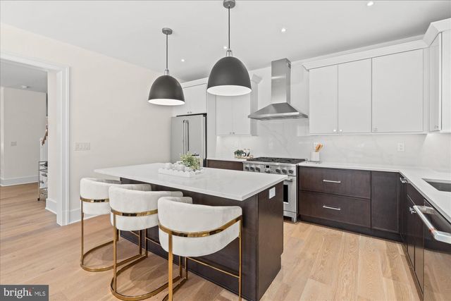 28 W CHAPMAN ST, Alexandria, VA 22301