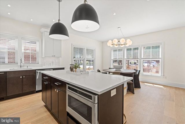 28 W CHAPMAN ST, Alexandria, VA 22301