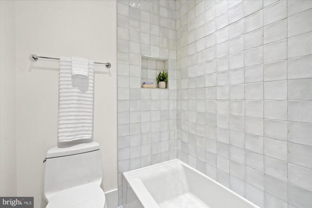 28 W CHAPMAN ST, Alexandria, VA 22301