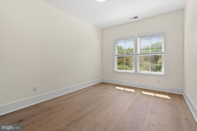 28 W CHAPMAN ST, Alexandria, VA 22301