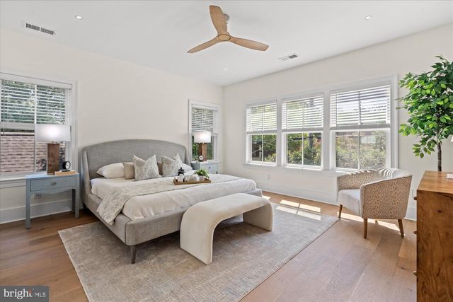 28 W CHAPMAN ST, Alexandria, VA 22301