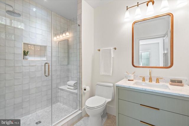 28 W CHAPMAN ST, Alexandria, VA 22301
