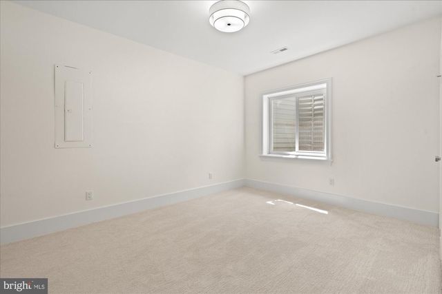 28 W CHAPMAN ST, Alexandria, VA 22301