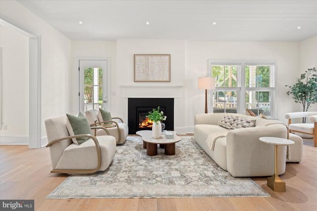 28 W CHAPMAN ST, Alexandria, VA 22301