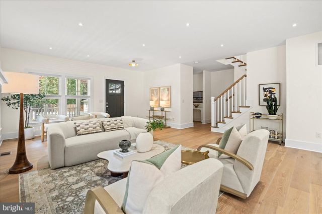 28 W CHAPMAN ST, Alexandria, VA 22301
